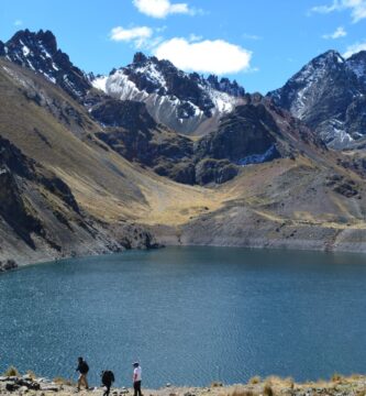 trekking laguna rapagna escuela de montañismo zenda lima peru